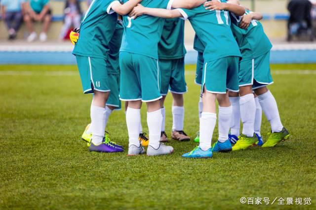 德天空：加拉塔萨雷正与乌尊团队谈判，法兰克福要价6000万欧
